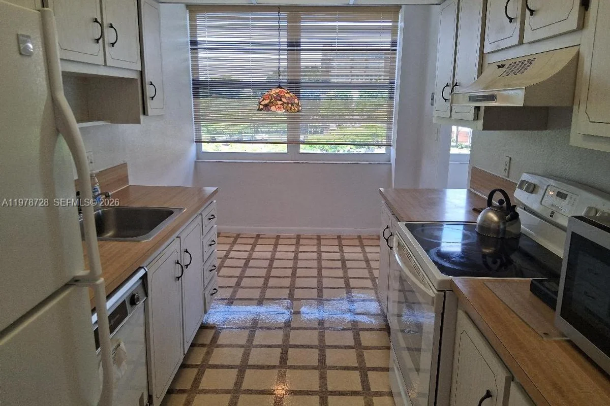 1300 St Charles Pl #419, Pembroke Pines: photo 1 of 24