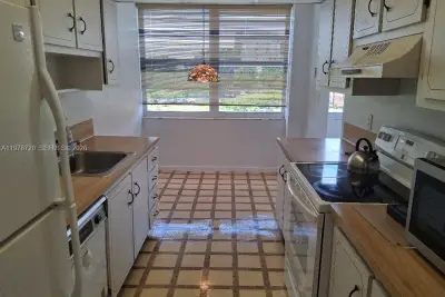1300 St Charles Pl #419, Pembroke Pines: photo 1 of 24