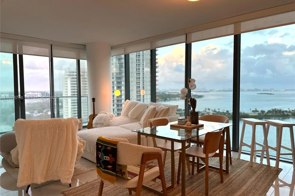 650 NE 32nd St #2108, Miami: photo 1 of 17