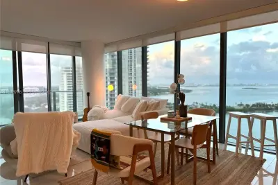 650 NE 32nd St #2108, Miami: photo 1 of 17