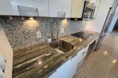 1340 Lincoln Rd #705, Miami Beach: photo 1 of 21