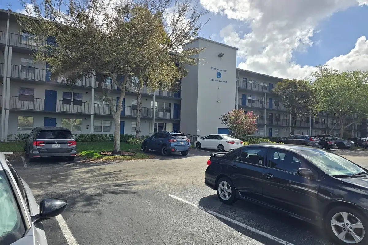 551 SW 135 Ave #216b, Pembroke Pines: photo 1 of 33