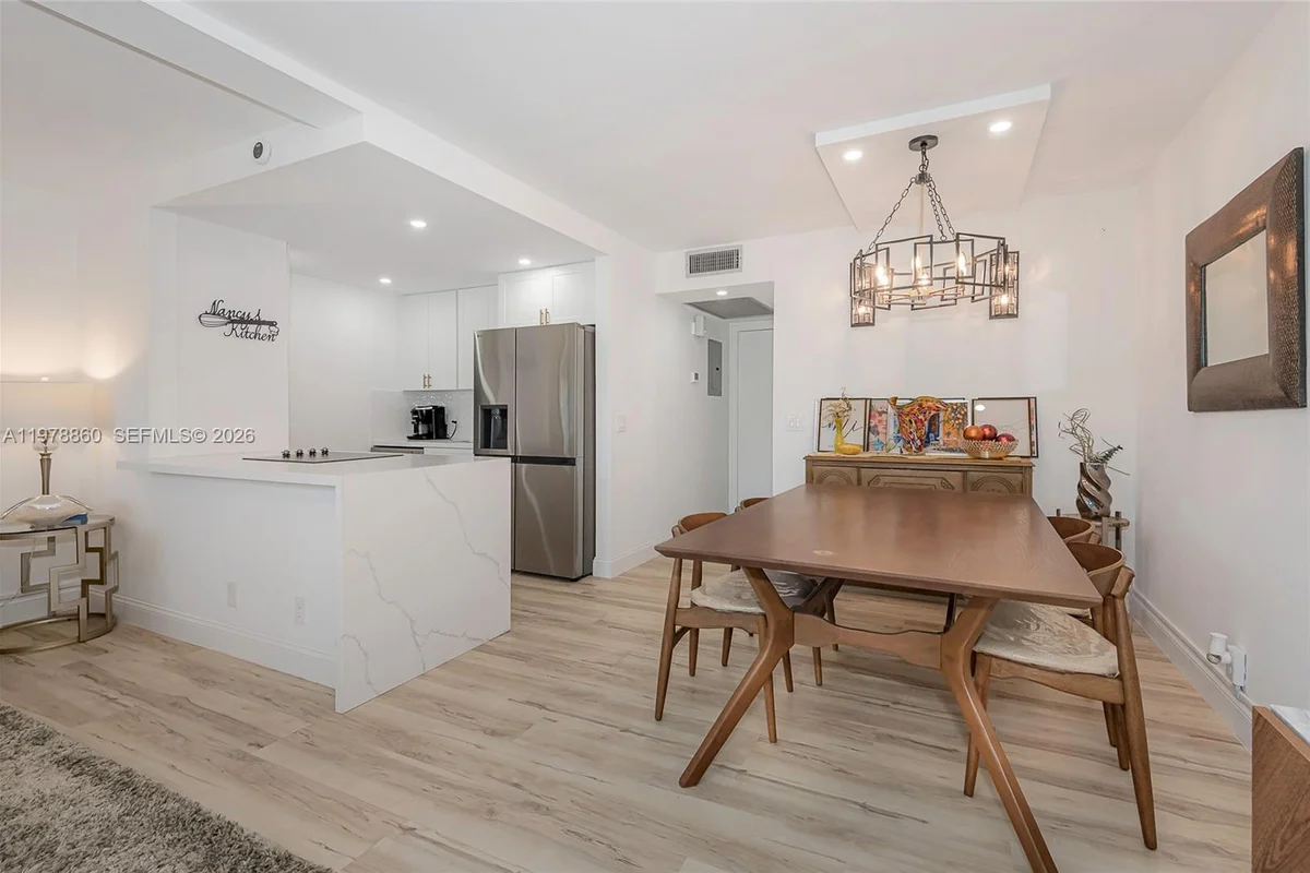 300 SW 134th Way #212E, Pembroke Pines: photo 1 of 18