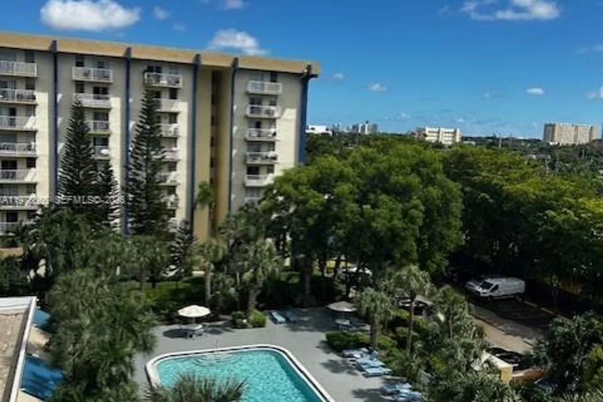 801 NW 47th Ave #717W, Miami: photo 1 of 12