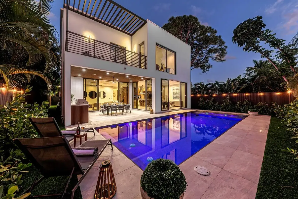 727 NE 17th Way, Fort Lauderdale: photo 1 of 96