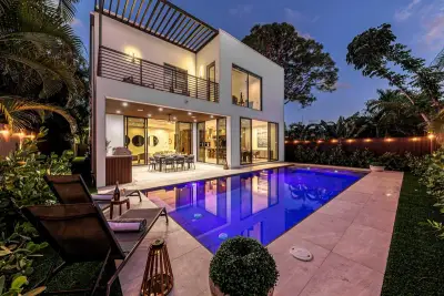 727 NE 17th Way, Fort Lauderdale: photo 1 of 96