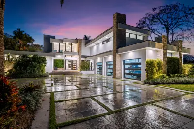 1080 Lake Dr, Delray Beach: photo 1 of 70