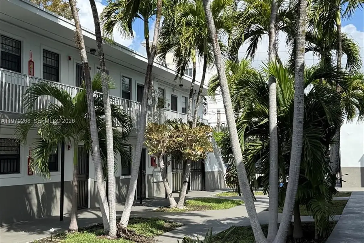 3616 Grand Ave #7, Miami: photo 1 of 2