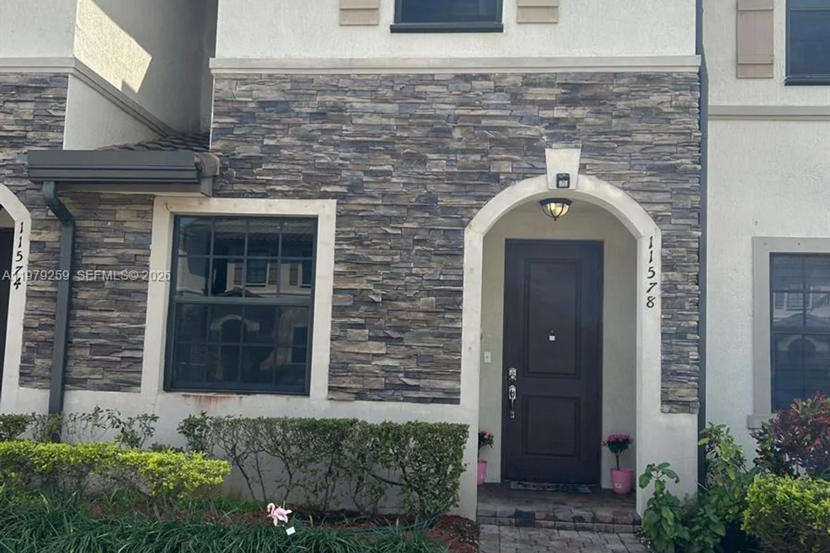 11578 SW 248th Ter, Homestead: photo 1 of 9