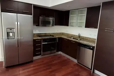 41 SE 5th St #709, Miami: photo 1 of 16