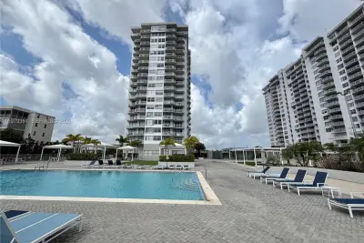 18031 Biscayne Blvd #904, Aventura: photo 1 of 30