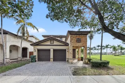 363 NE 25th Ter, Homestead: photo 1 of 46
