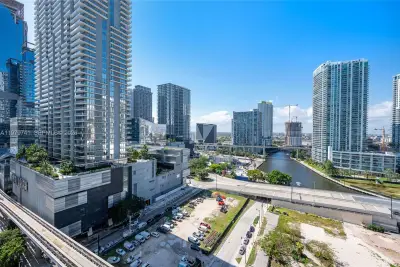 41 SE 5th St #1508, Miami: photo 1 of 28