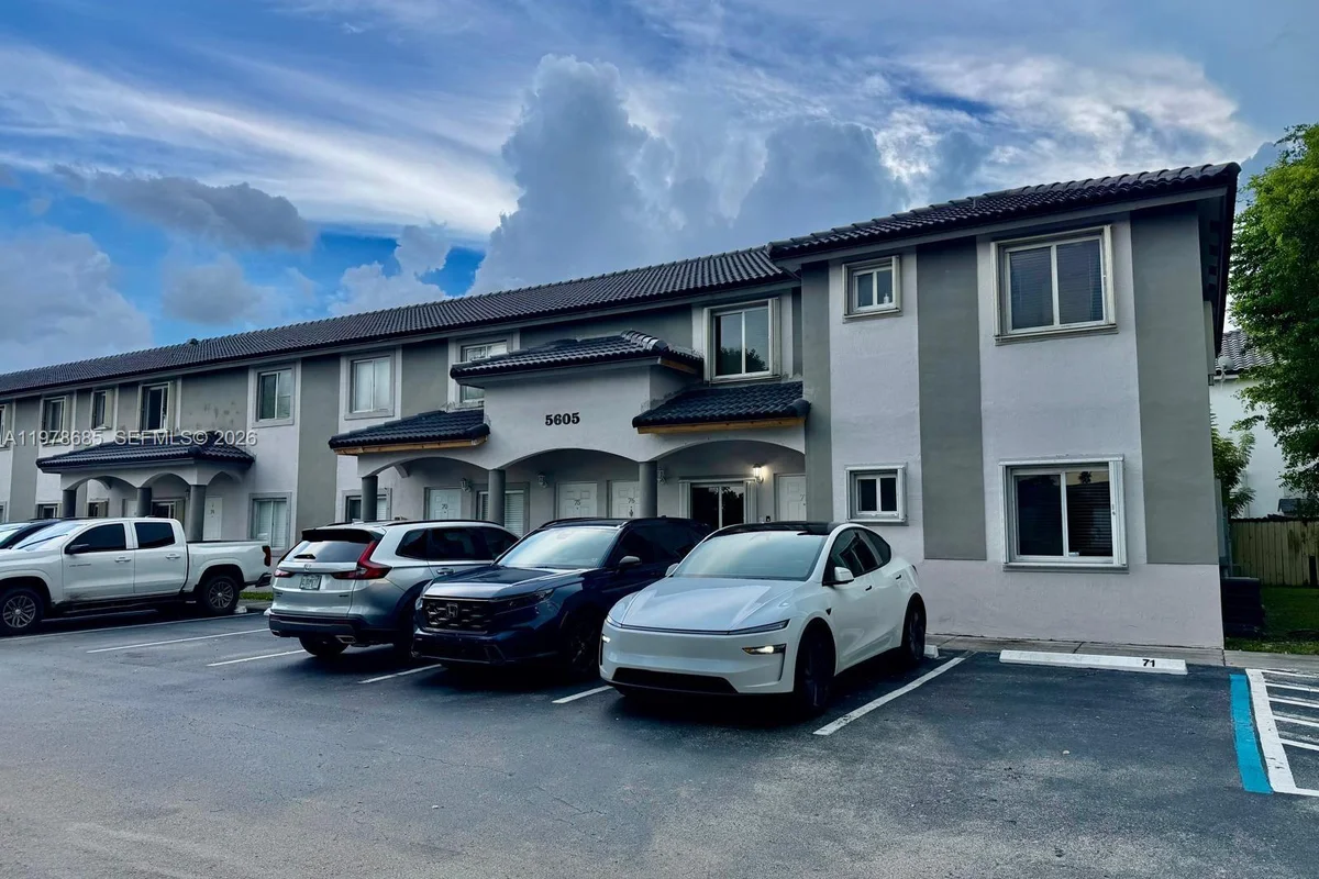 5605 NW 109th Ave #76, Doral: photo 1 of 32