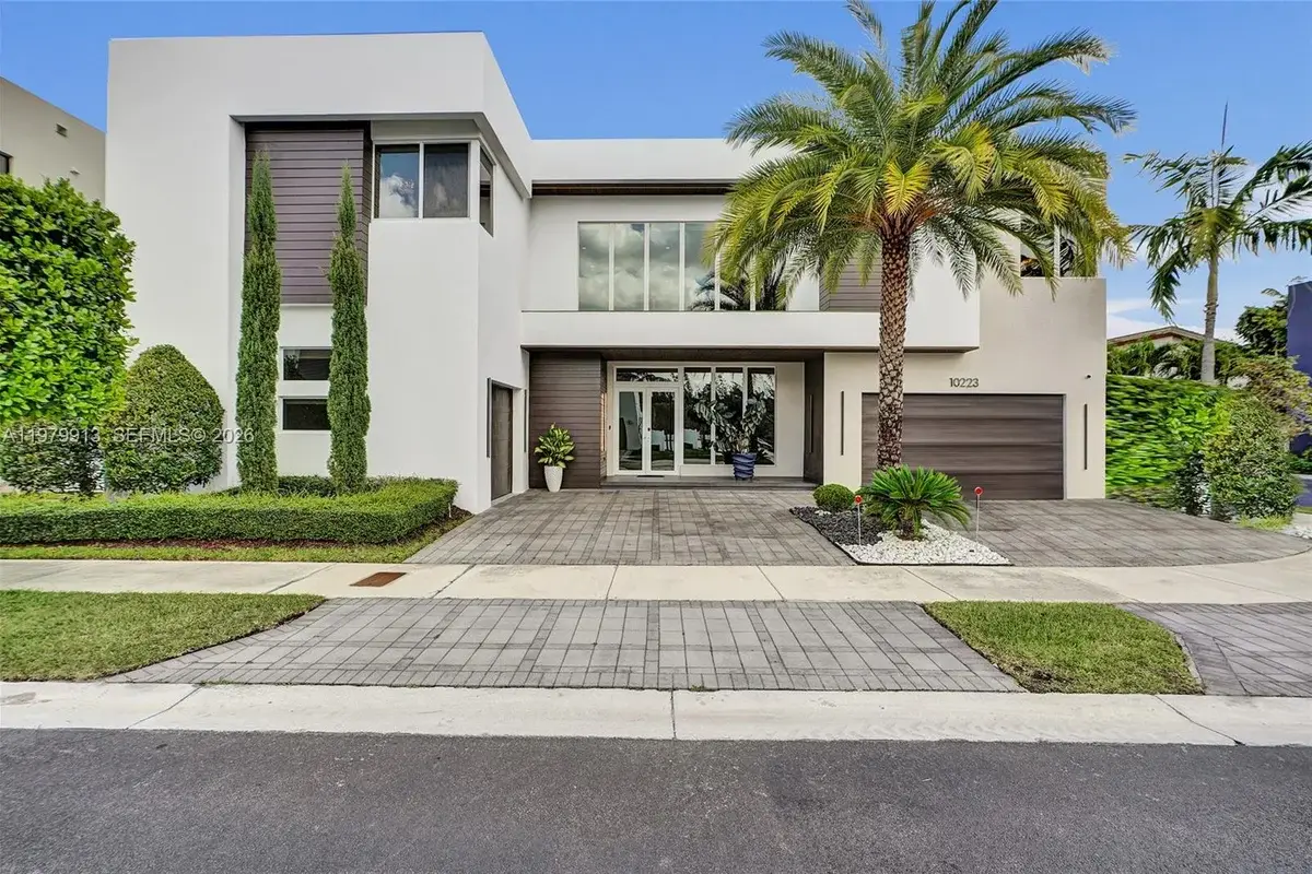 10223 NW 75th Ter, Doral: photo 1 of 84
