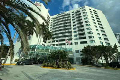 2670 E Sunrise Blvd #302, Fort Lauderdale: photo 1 of 57