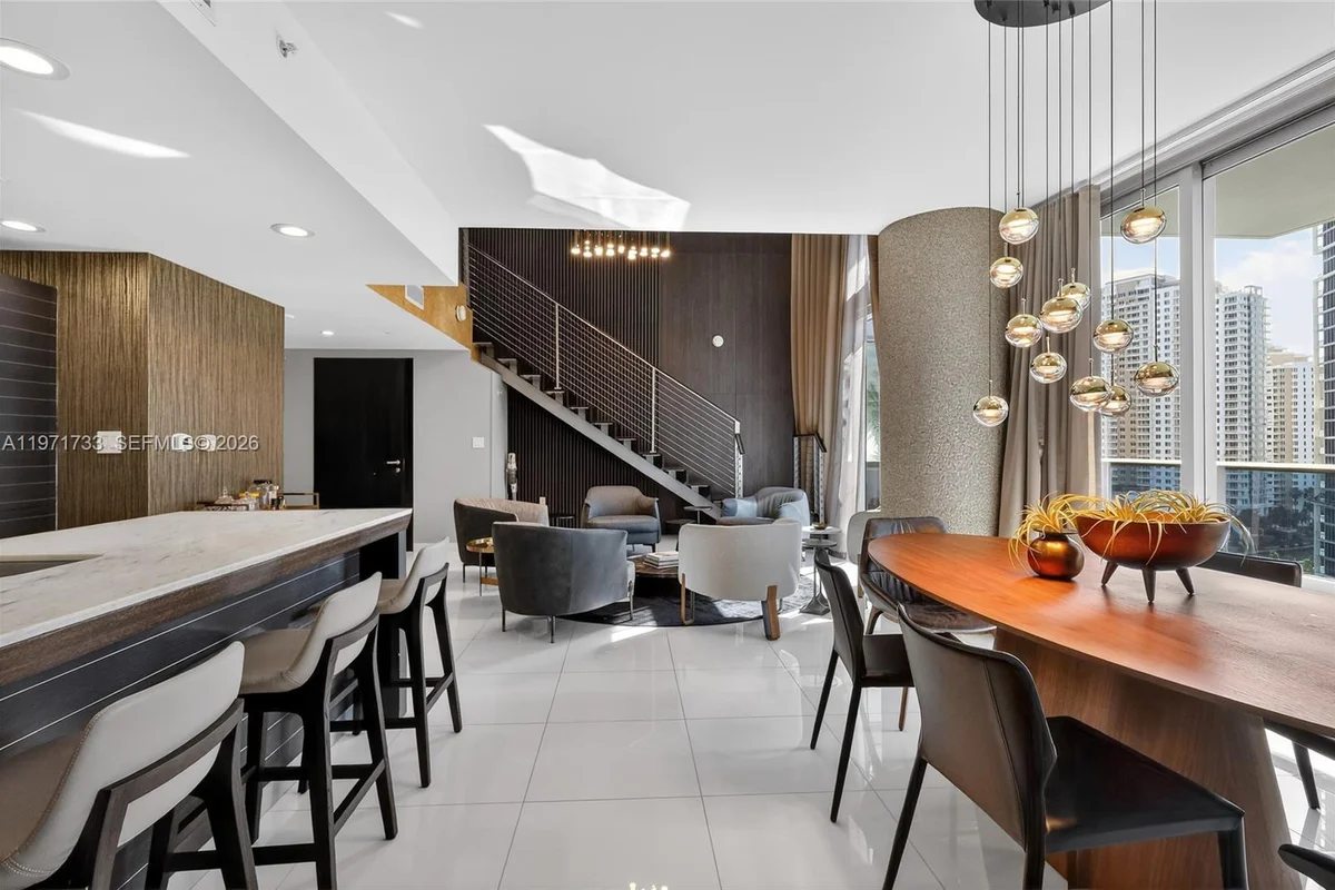 200 Biscayne Boulevard Way #1108, Miami: photo 1 of 2