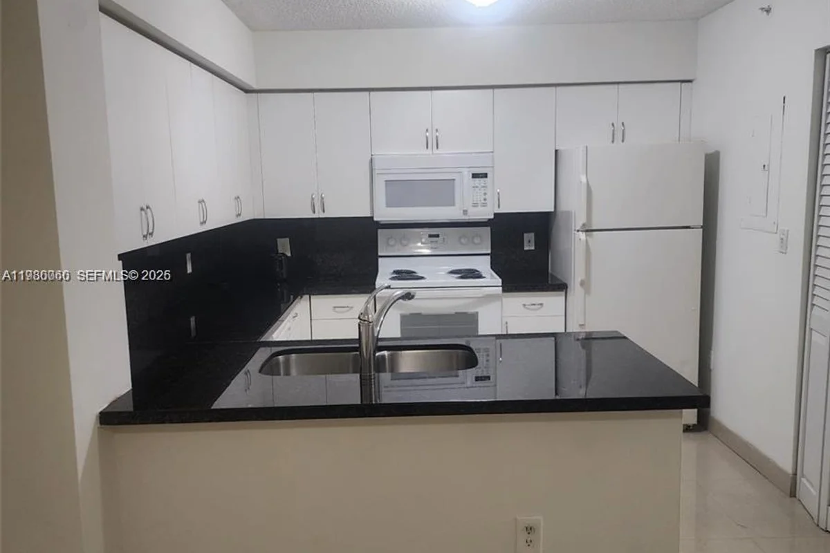 4560 NW 107th Ave #207-12, Doral: photo 1 of 12