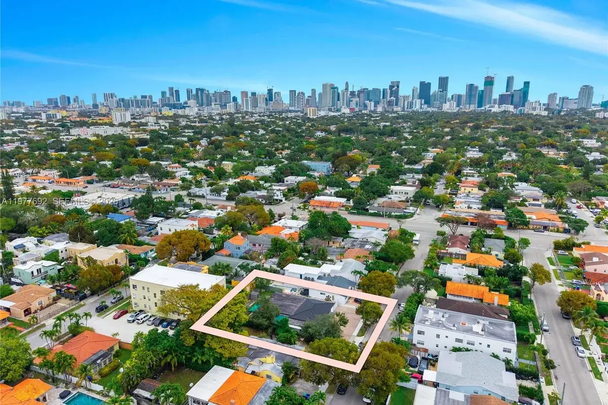 1761 SW 14 St, Miami: photo 1 of 40
