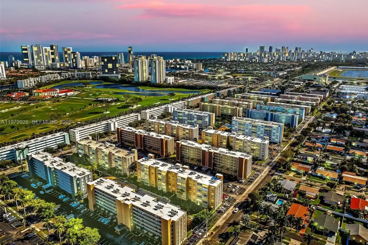 610 NE 12th Ave #203, Hallandale Beach: photo 1 of 37