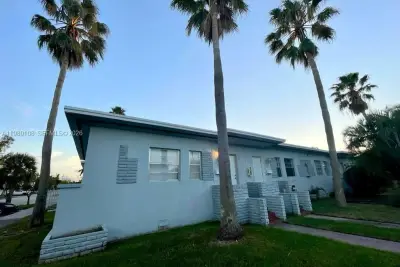 1900 Calais Dr #1904, Miami Beach: photo 1 of 9
