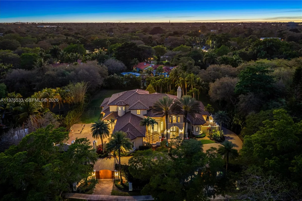 11400 SW 67th Ave, Pinecrest: photo 1 of 29