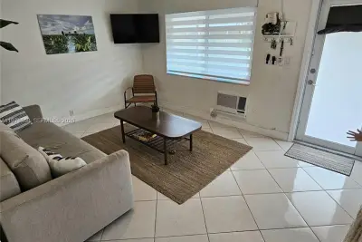 7400 Harding Ave #22, Miami Beach: photo 1 of 26