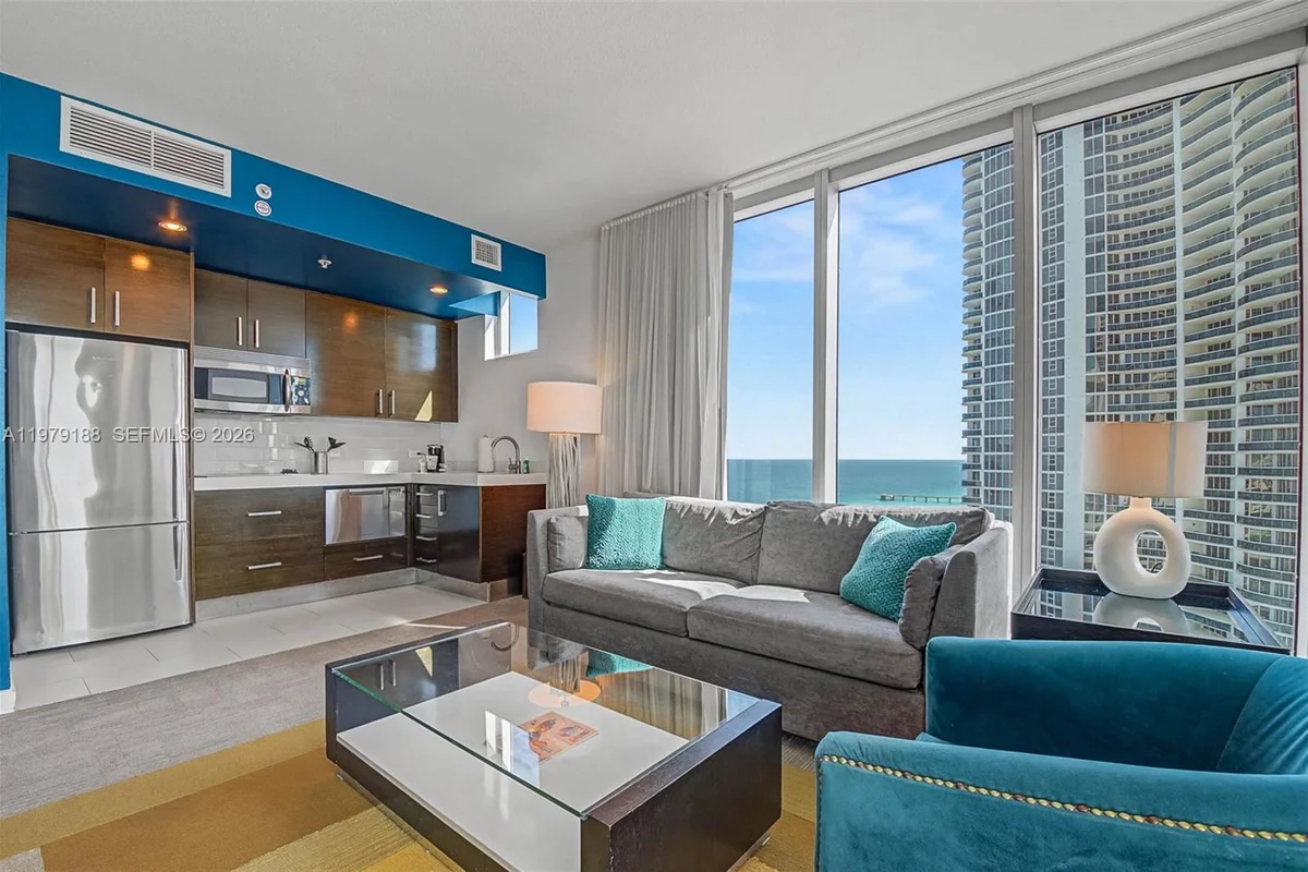 Condo in Sunny Isles Beach: photo 1 of 32