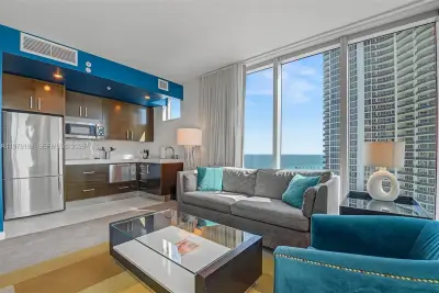 Condo in Sunny Isles Beach: photo 1 of 32