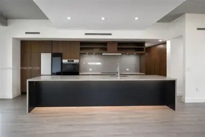 3669 Frow Ave, Miami: photo 1 of 40