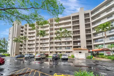 3940 Inverrary Blvd #303-A, Lauderhill: photo 1 of 28