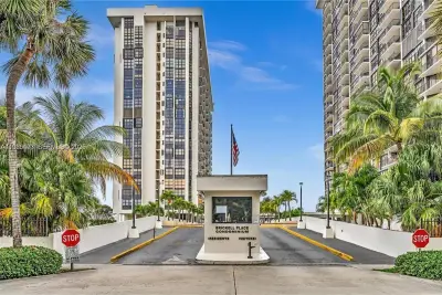 1901 Brickell Ave #B1407, Miami: photo 1 of 36