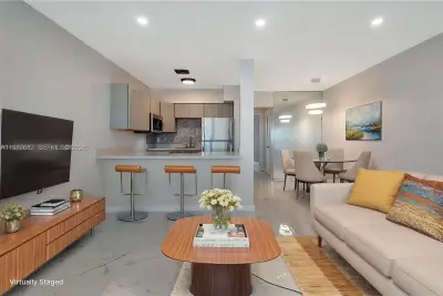 820 SW 11th Ave #14B, Hallandale Beach: photo 1 of 20