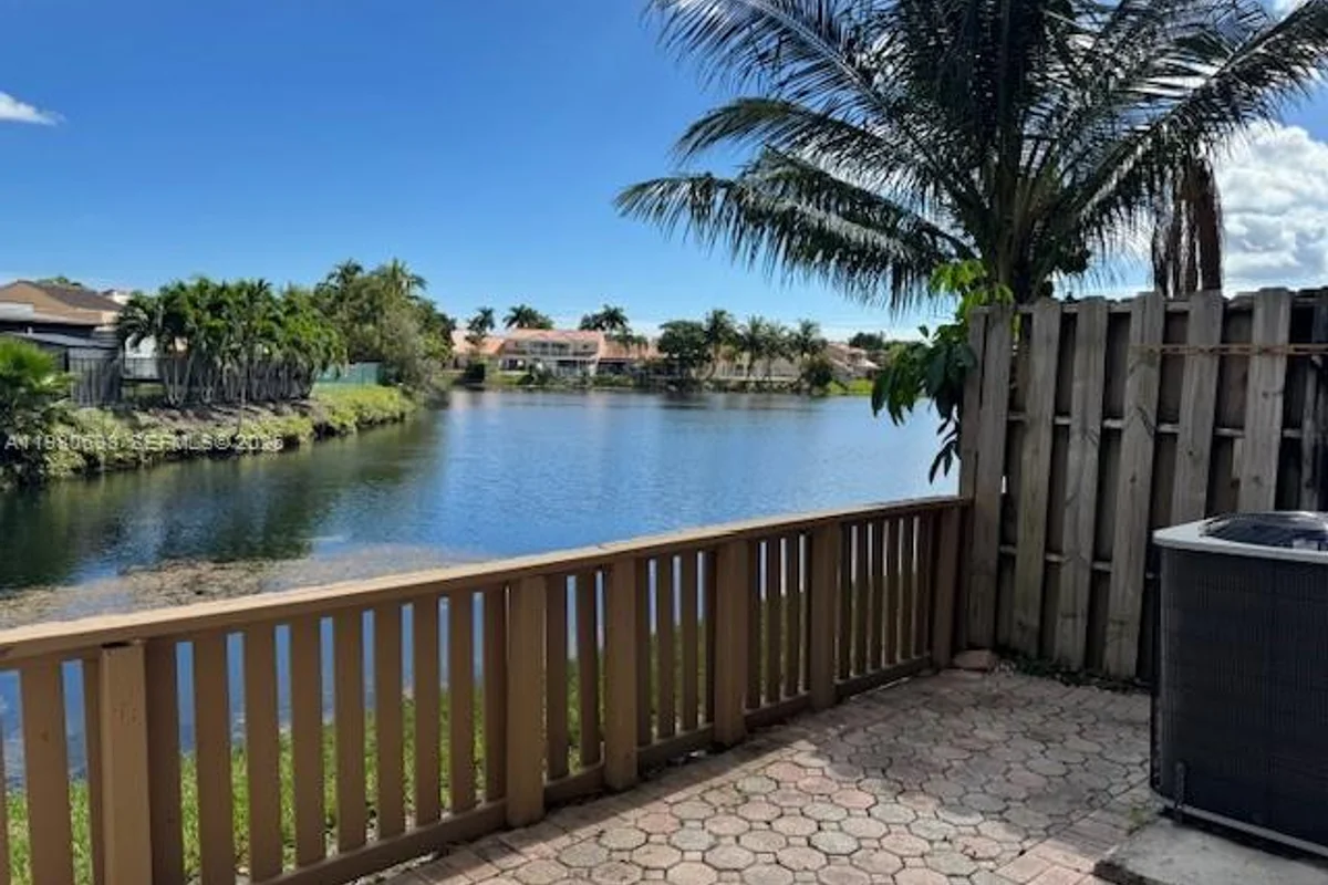 13404 SW 62nd St #101L, Miami: photo 1 of 46