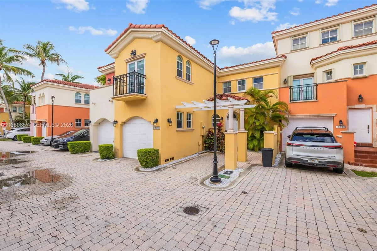 18450 NE 30th Pl, Aventura: photo 1 of 35