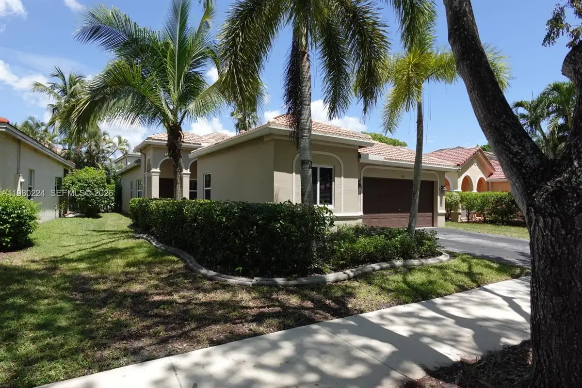 4321 Willow Ridge Dr, Weston: photo 1 of 34