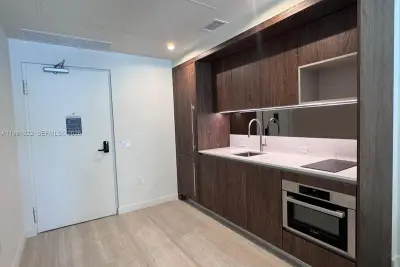 1611 SW 2nd Ave #306, Miami: photo 1 of 14