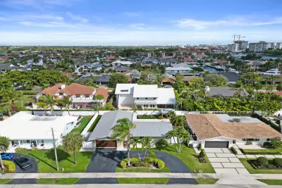 3001 NE 45th St, Lighthouse Point: photo 1 of 52