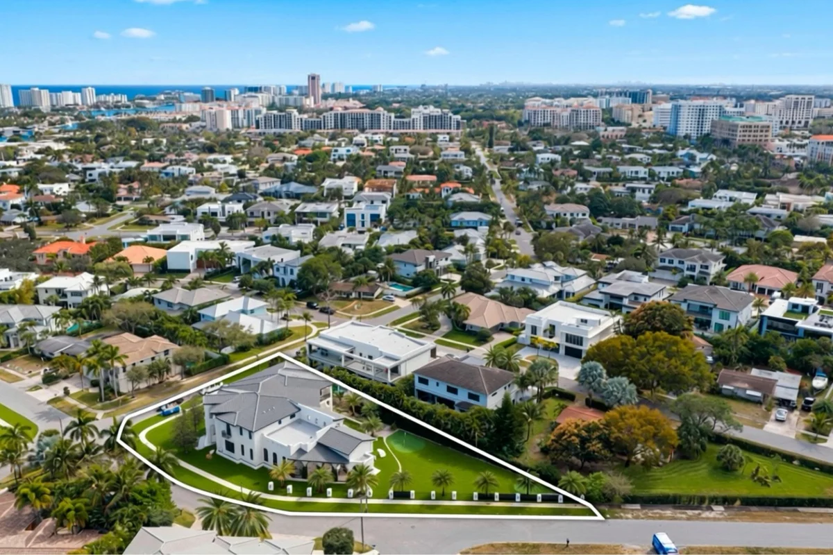 298 NE 8th St, Boca Raton: photo 1 of 46