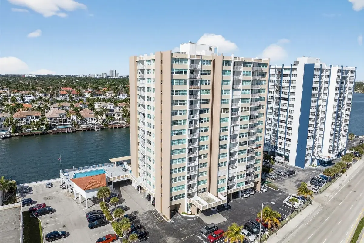 1410 S Ocean Dr #402, Hollywood: photo 1 of 20