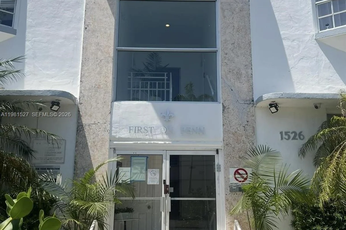 1526 Pennsylvania Ave #15, Miami Beach: photo 1 of 10