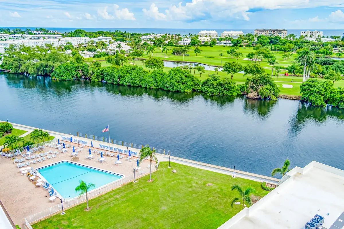 18 Colonial Club Dr #203, Boynton Beach: photo 1 of 31