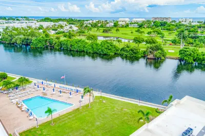 18 Colonial Club Dr #203, Boynton Beach: photo 1 of 31
