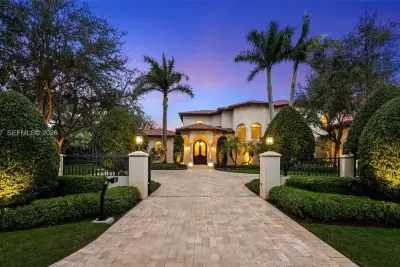 6255 SW 133rd St, Pinecrest: photo 1 of 48