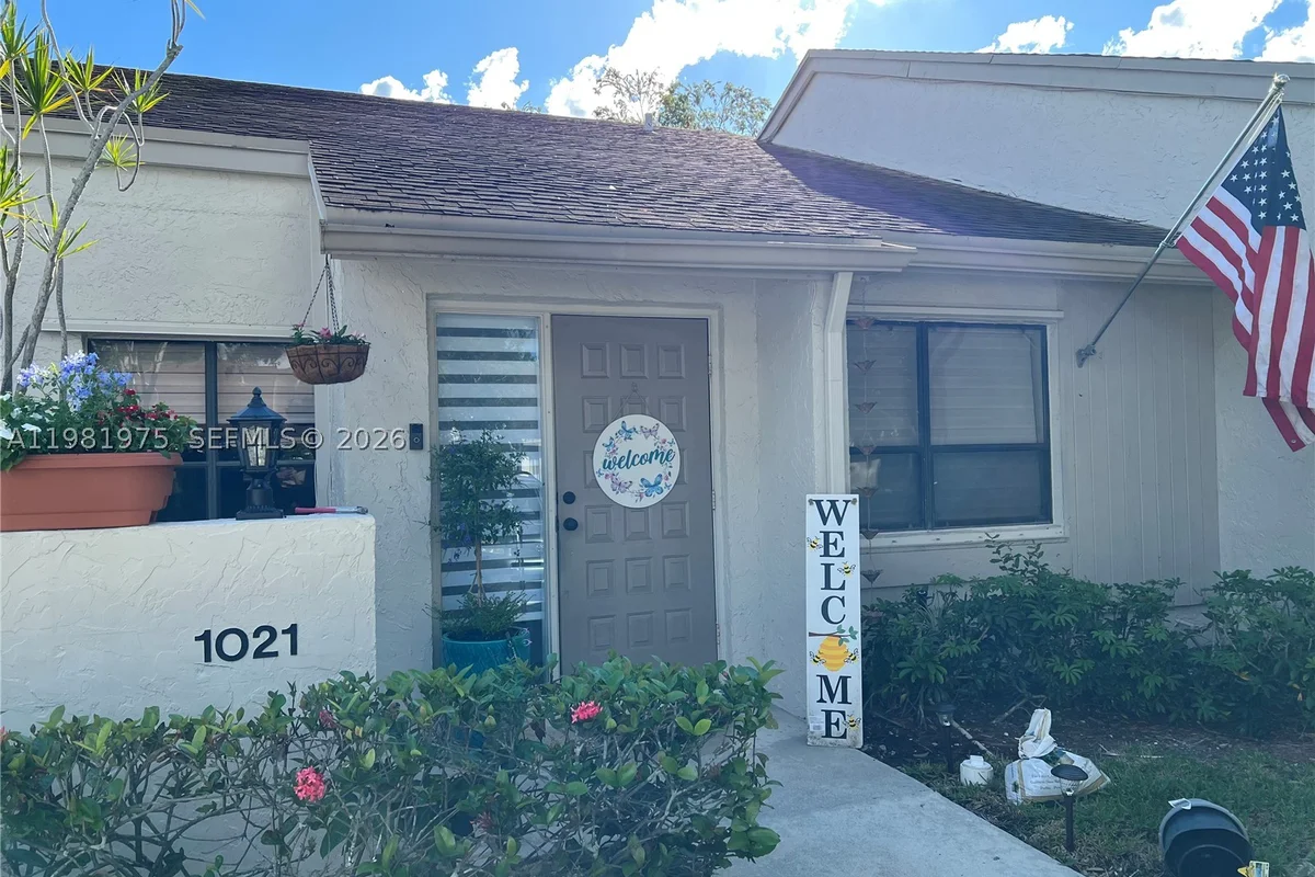 1021 NW 79th Ave, Plantation: photo 1 of 13