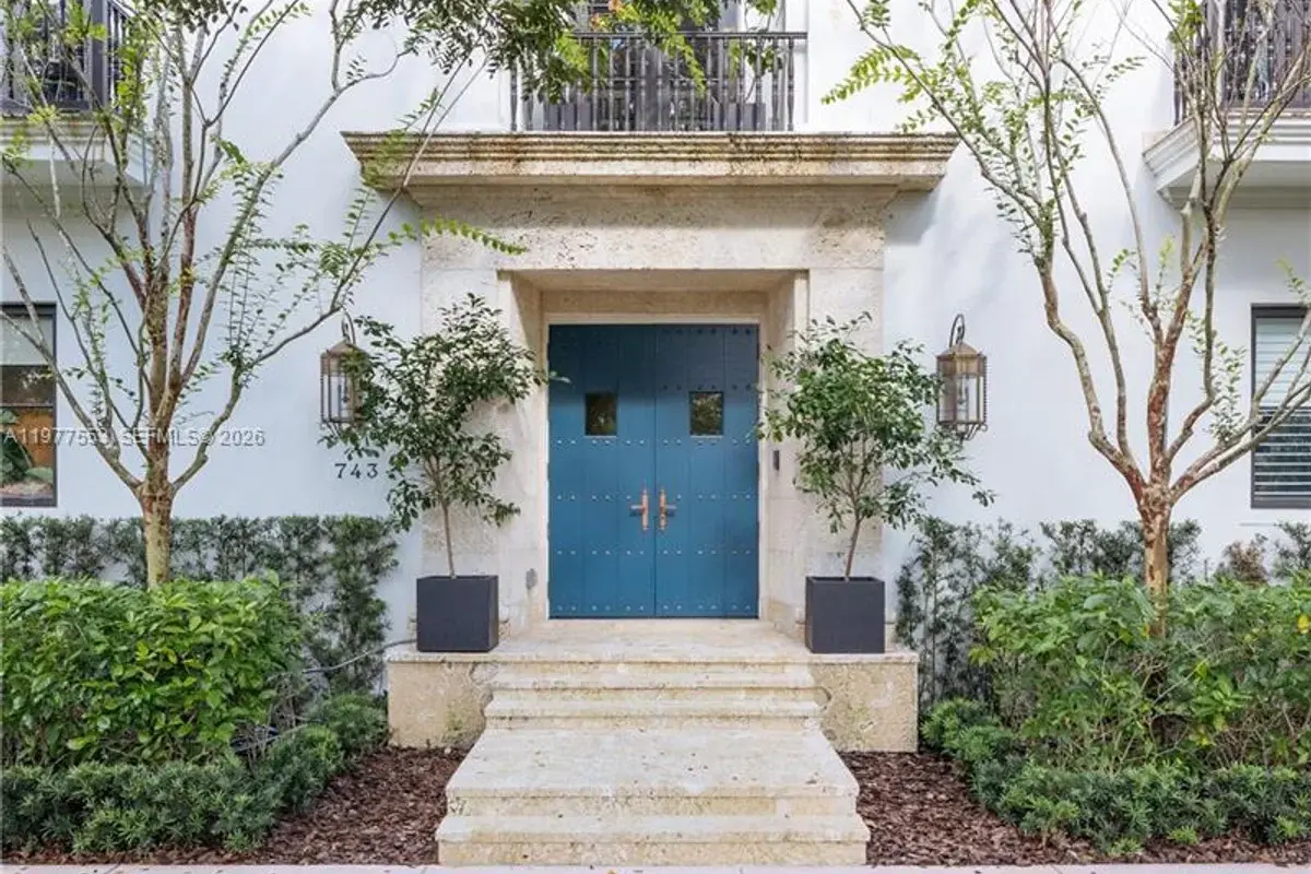 743 Almeria Ave, Coral Gables: photo 1 of 43