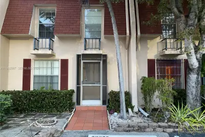 1951 Atlantic Shores Blvd #20, Hallandale Beach: photo 1 of 13