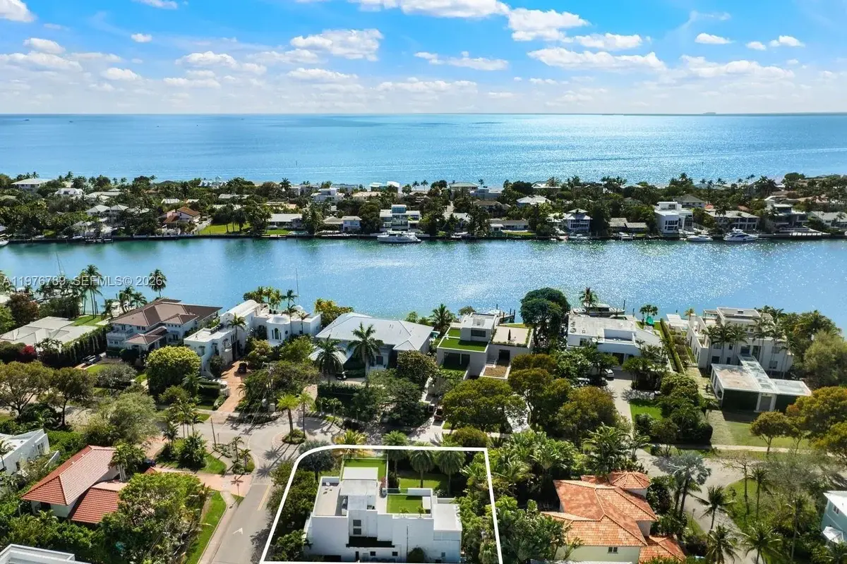 741 Harbor Dr, Key Biscayne: photo 1 of 36
