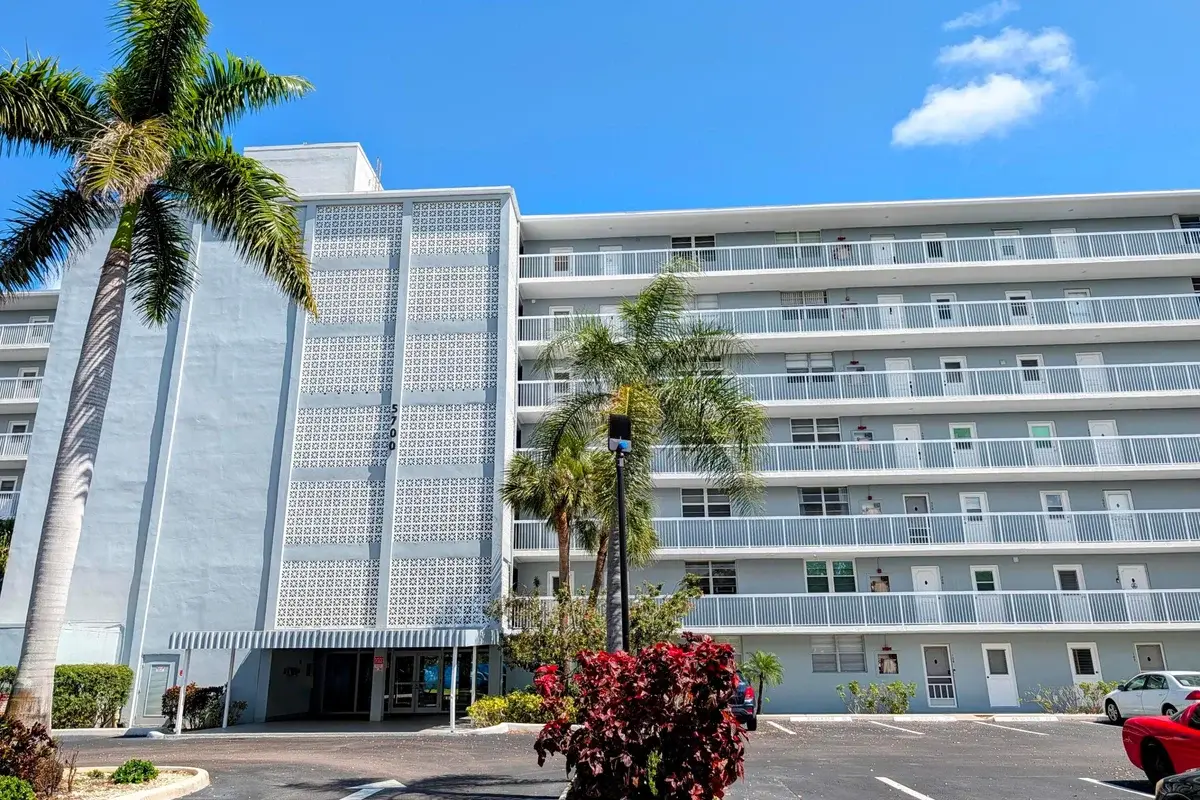 5700 NW 2nd Ave #509, Boca Raton: photo 1 of 19