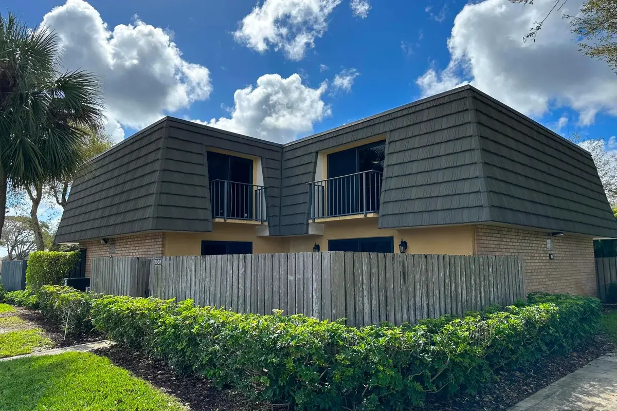1008 10th Way, West Palm Beach: photo 1 of 31